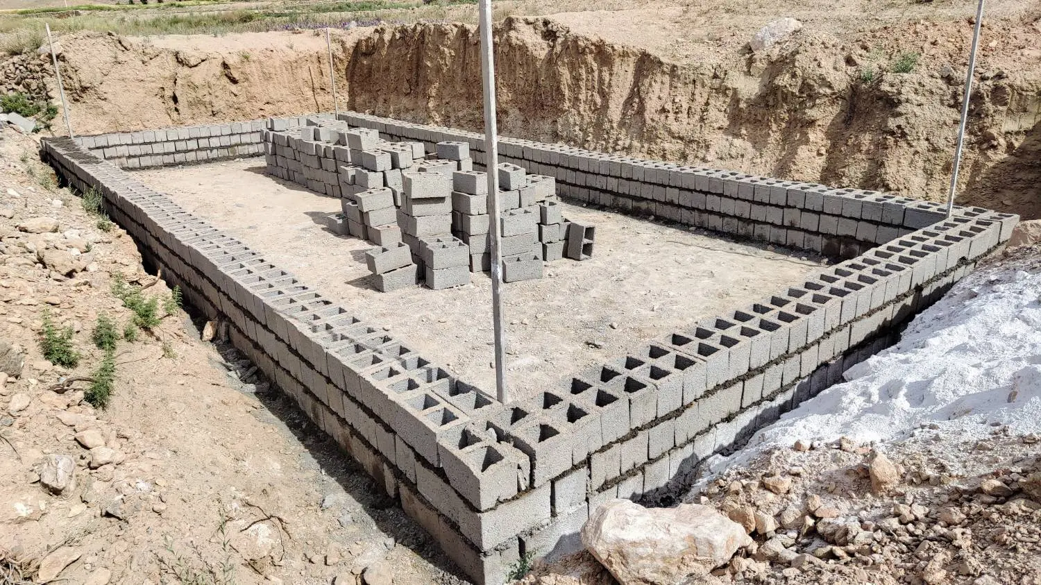 آغاز عملیات ساخت مرکز احیای زیستگاه در قلعهبالا