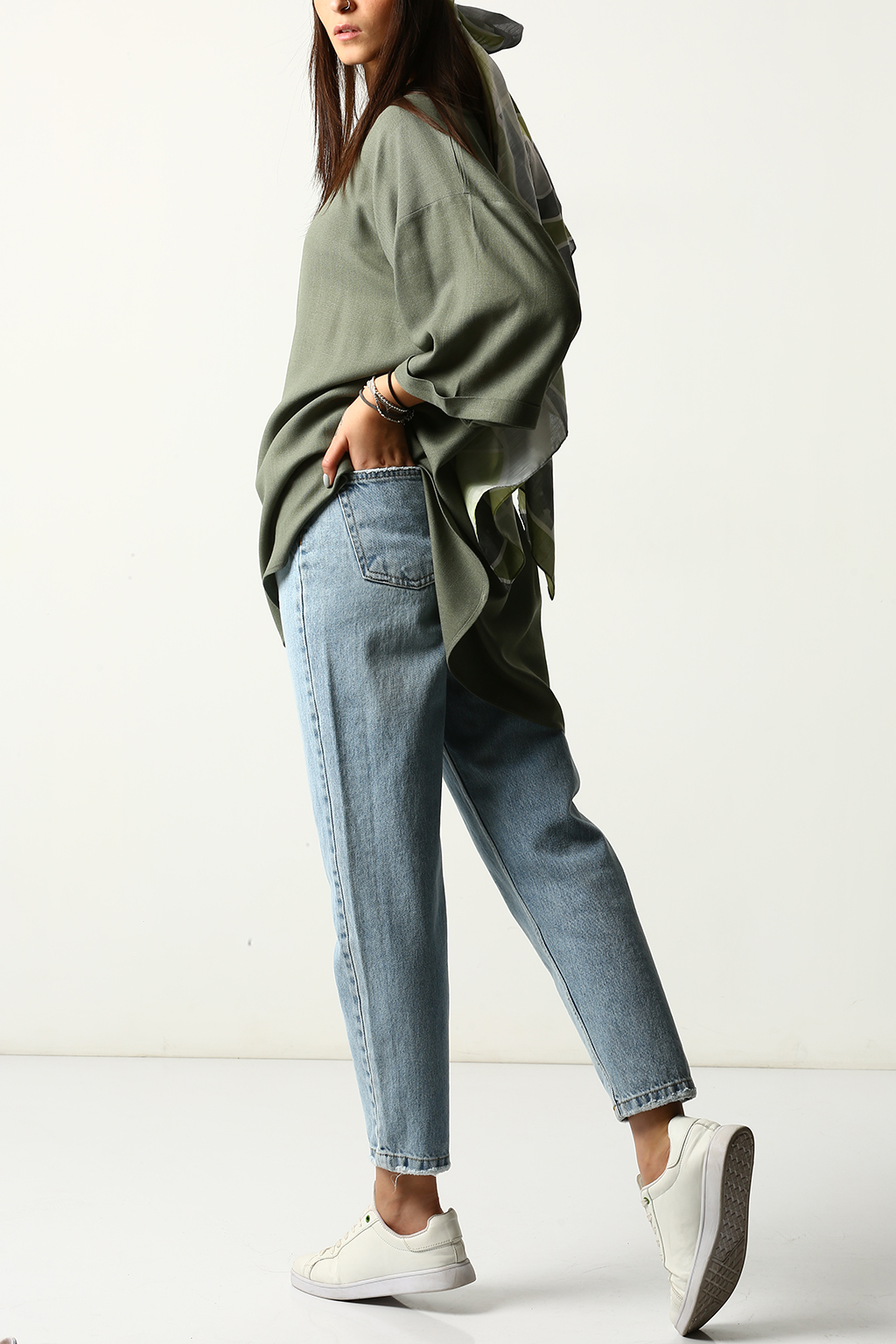 1104201050-1-1024x1536