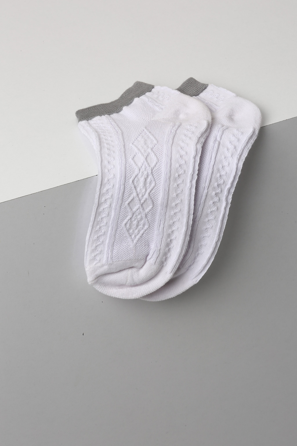 جوراب مچ رنگی طرح برجسته زنانه