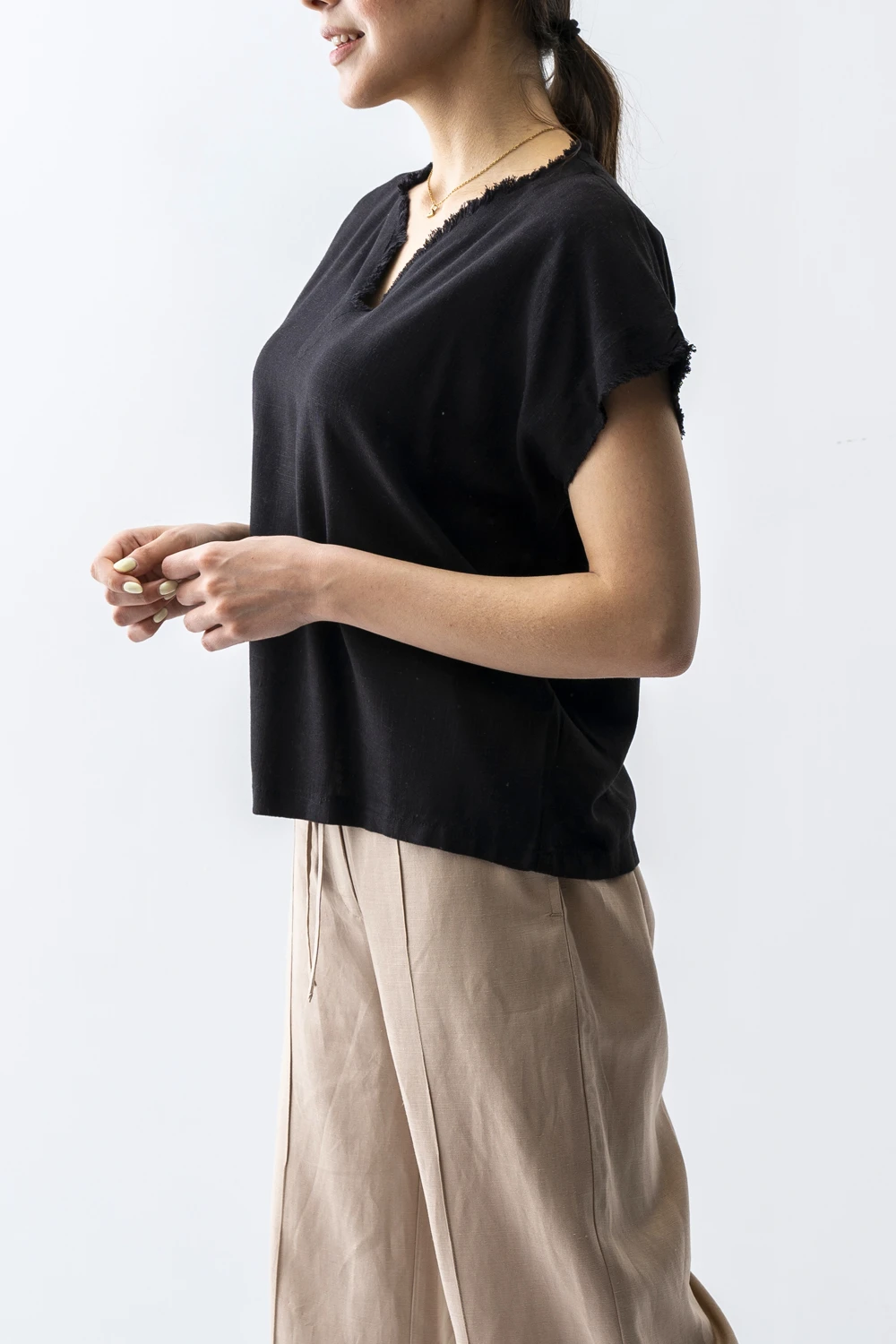 1102243699-3.jpg