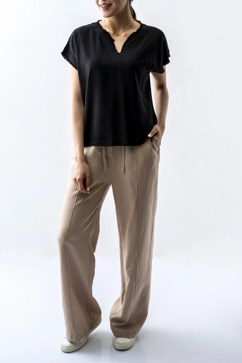 1102243699-1.jpg