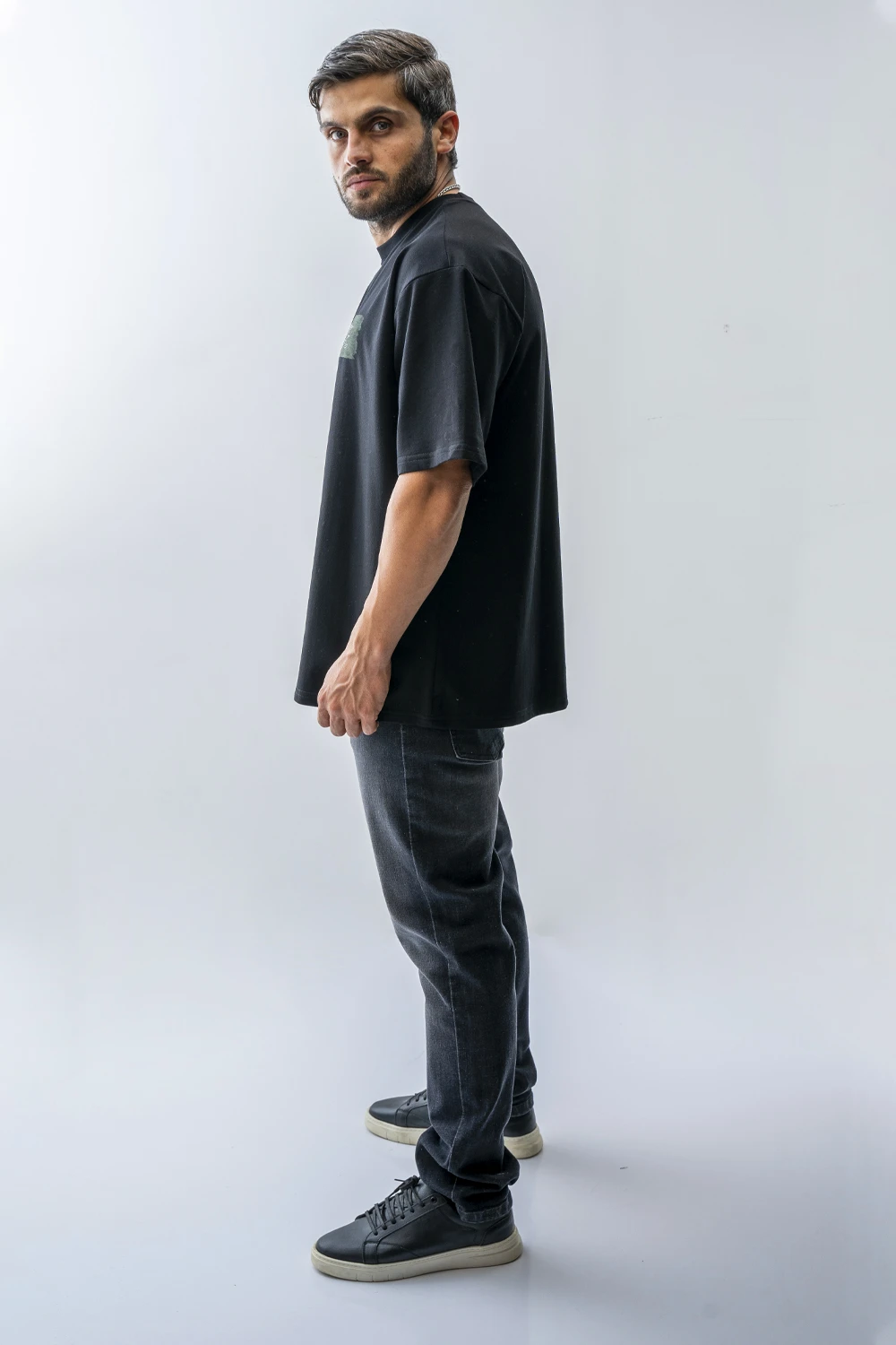 1202244699-3.jpg