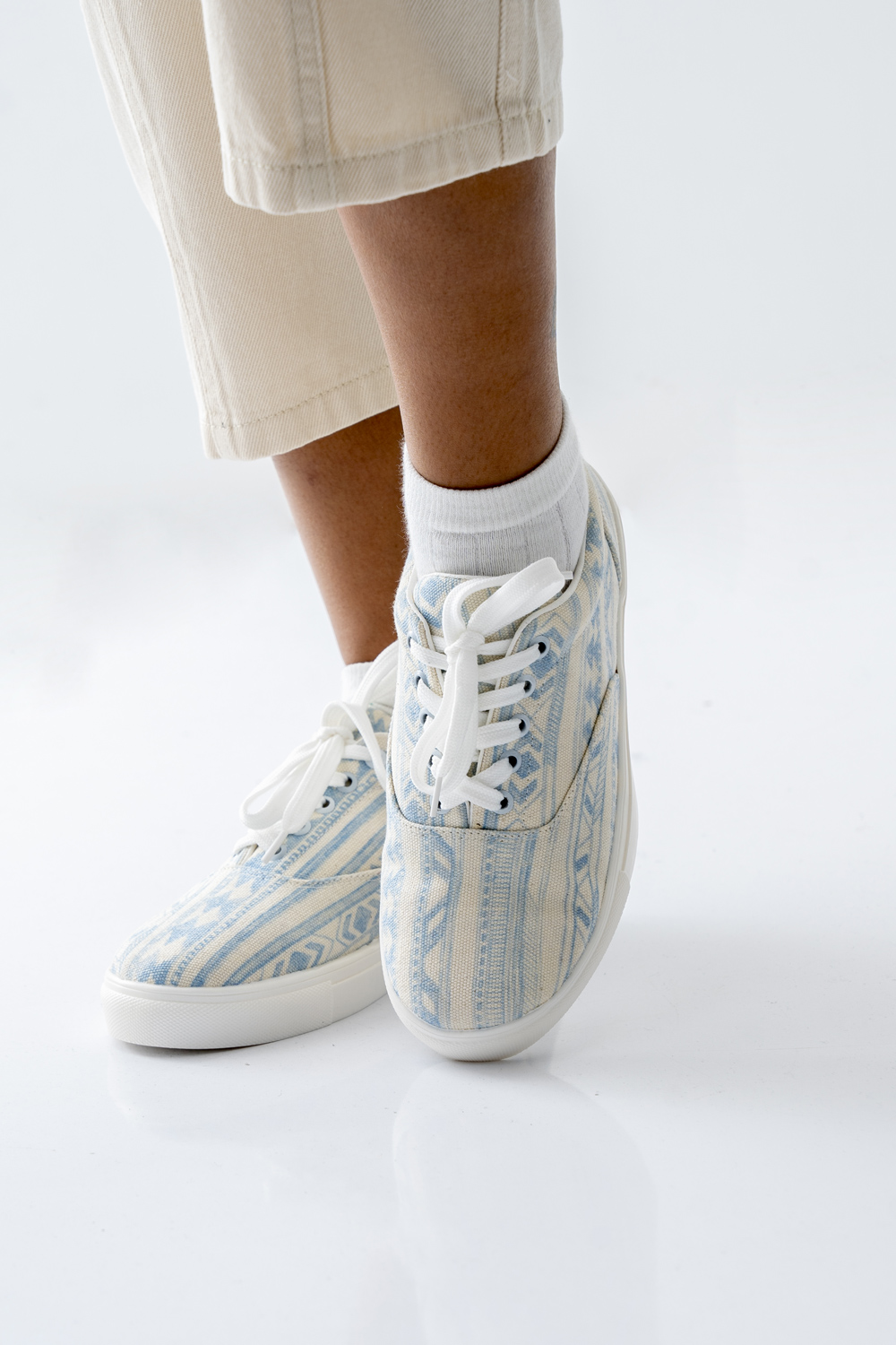 کفش ونس بندی چاپی زنانه