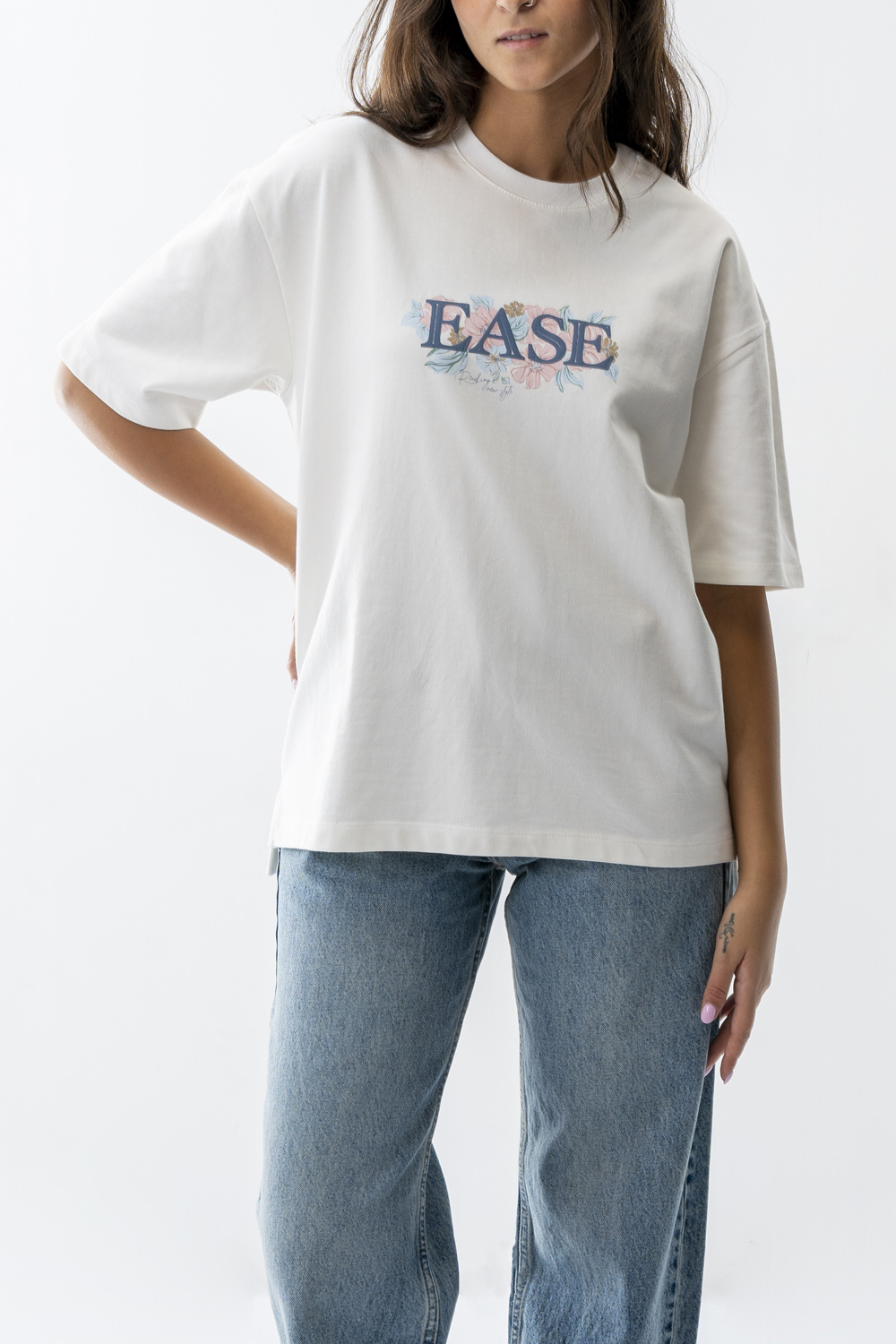 تیشرت ریلکس فیت پشت بلند چاپی زنانه  