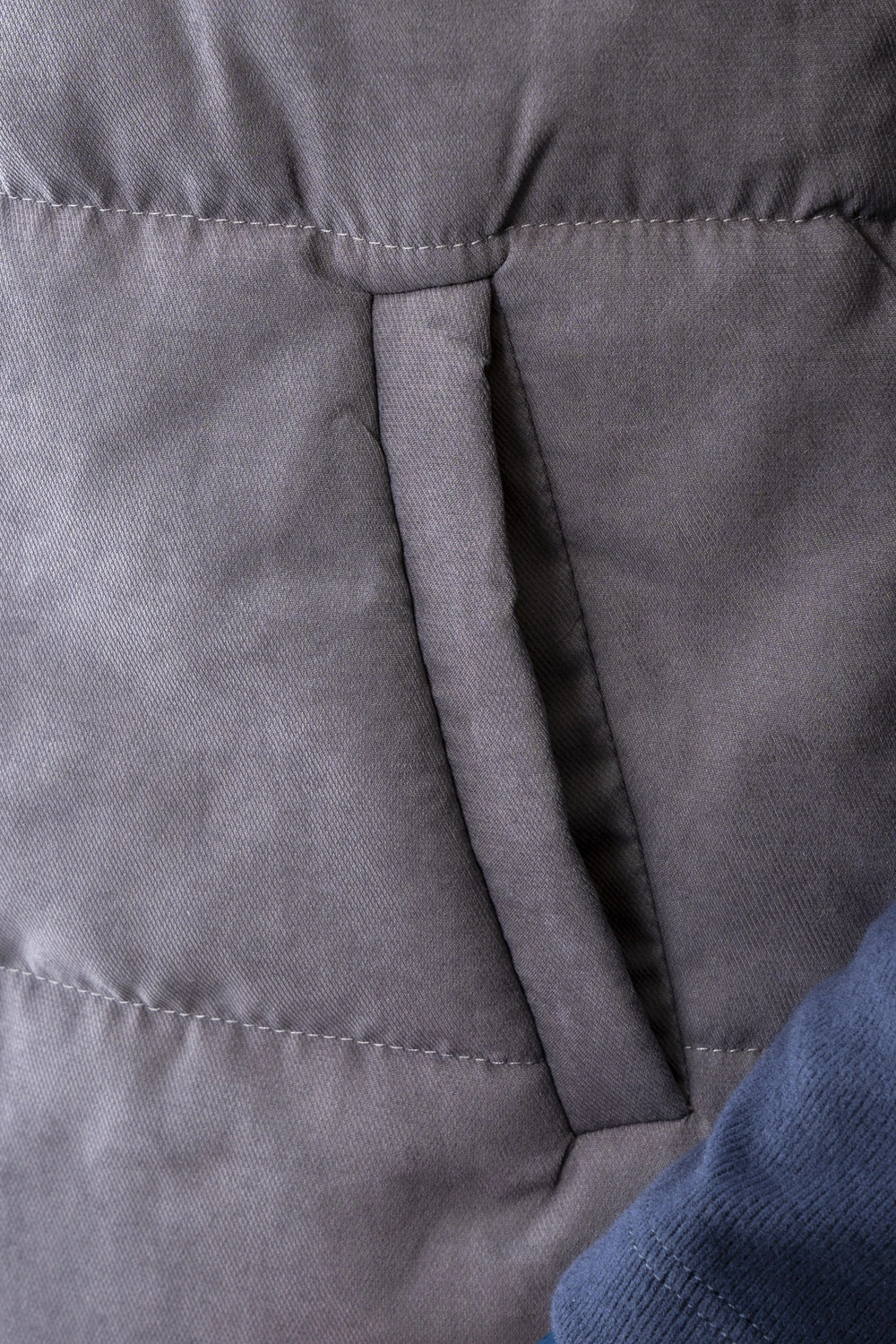 1214252693-2.jpg