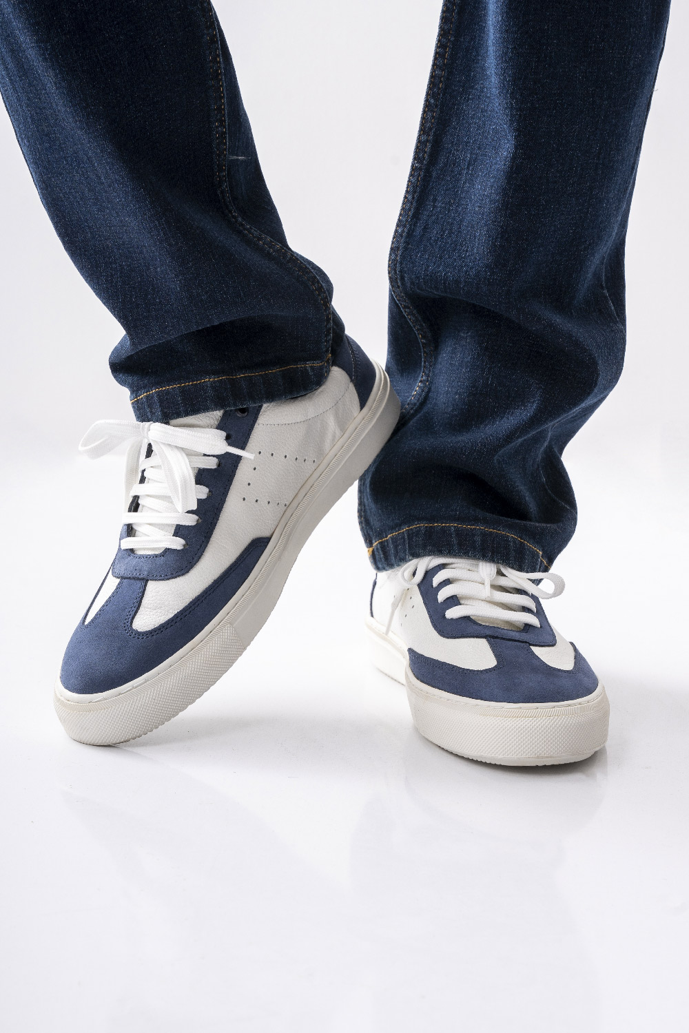 اسنیکر اشبالت و چرم طبیعی بندی مردانه