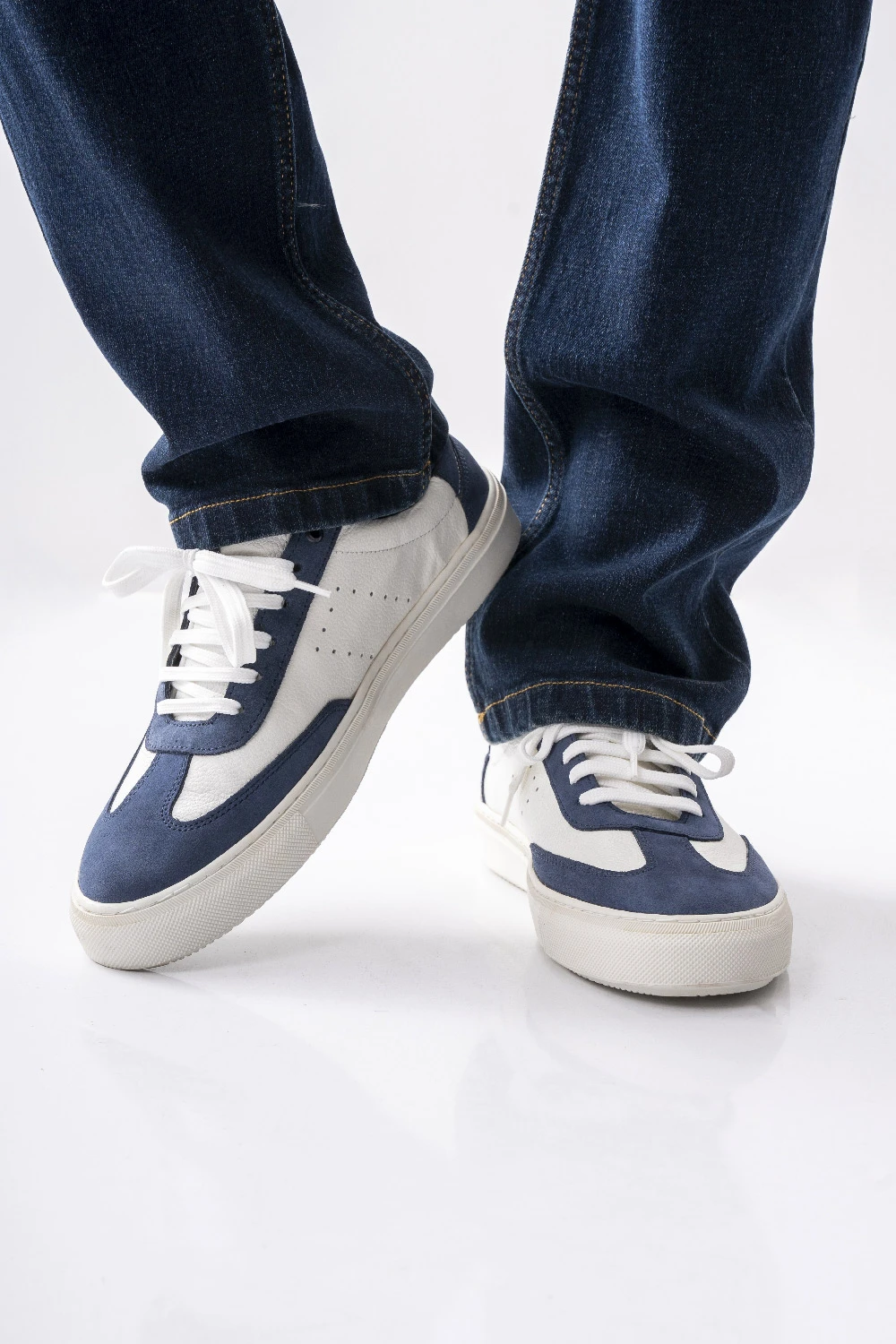 اسنیکر اشبالت و چرم طبیعی بندی مردانه